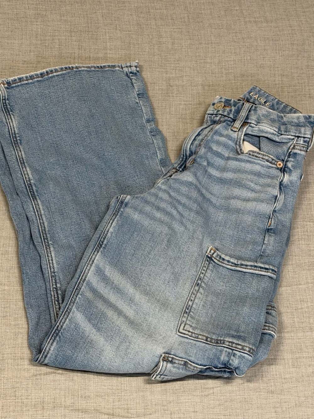 American Eagle Outfitters Women's Light Wash Wide-Leg Cargo Jeans - Picture 2 of 3